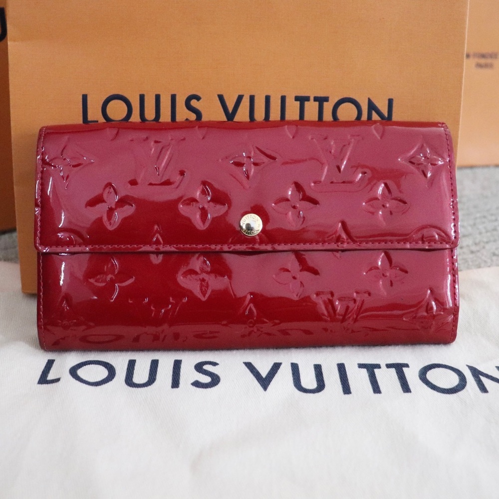 Authentic Louis Vuitton Pomme D’Amour Sarah Wallet